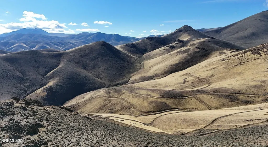 Large view of 320.00 HUGE ACRES LOCATED ON A RIDGETOP IN THE MIGHTY HUMBOLDT RANGE~PERSHING COUNTY, NEVADA Photo 2
