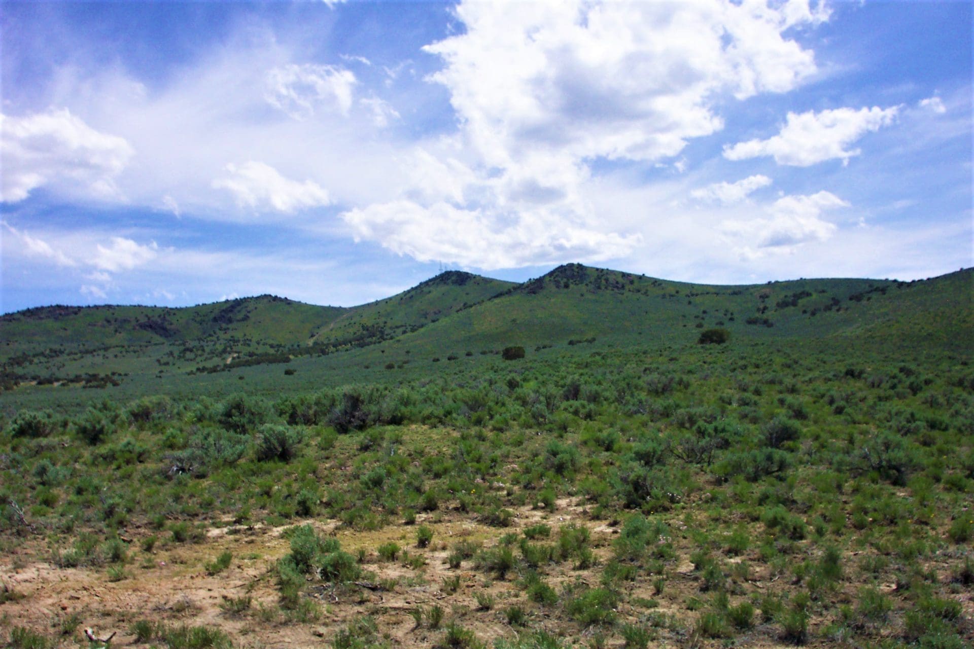 1.910 ACRES IN BOOMING ELKO COUNTY NEVADA GREAT CORNER LOT WITH 360 DEGREE VALLEY & MOUNTAIN VIEWS. photo 2