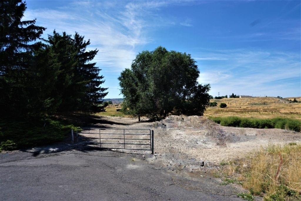 Large view of .74 Acre Building Parcel in Shadow Hills, City of Klamath Falls, Oregon Photo 3