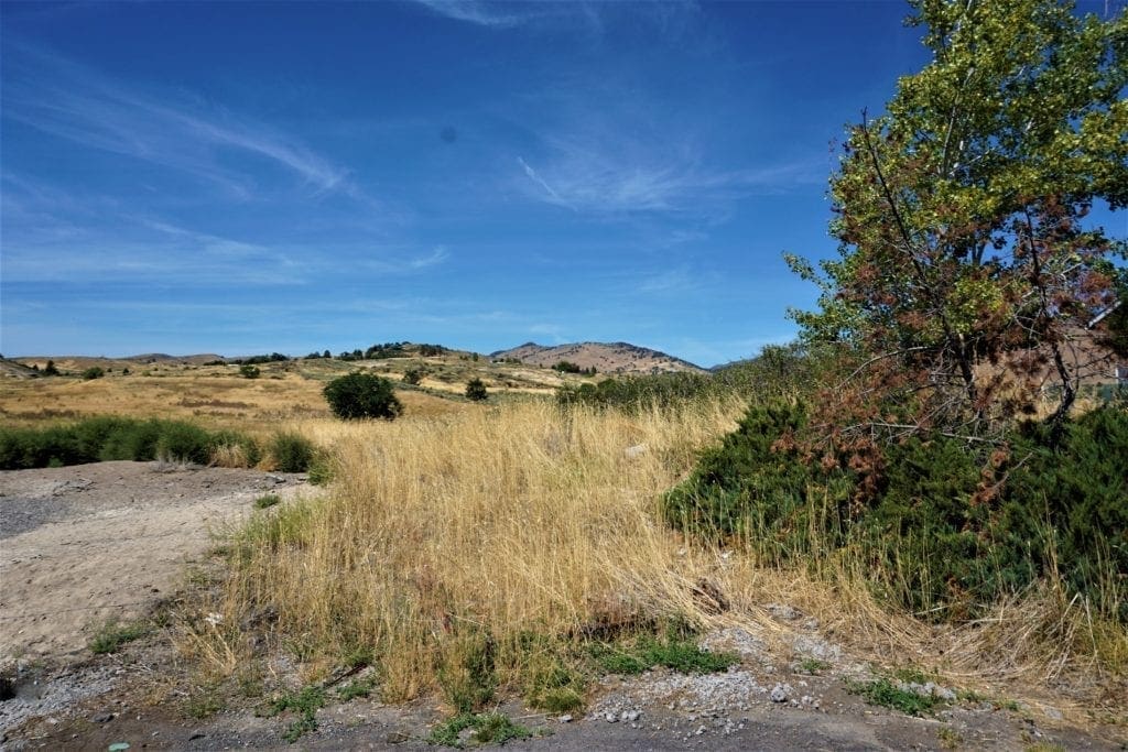 Large view of .74 Acre Building Parcel in Shadow Hills, City of Klamath Falls, Oregon Photo 5