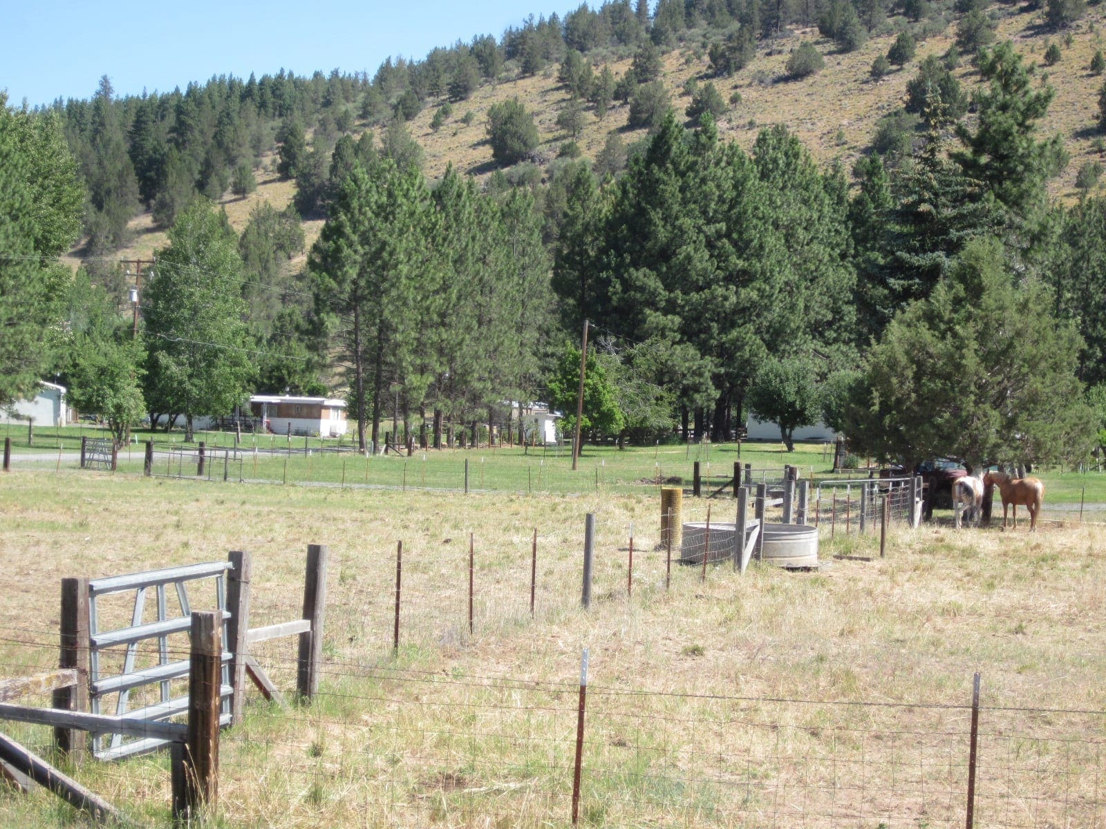 Amazing lot in Keno, Oregon near the Klamath River, Fenced and Power photo 3