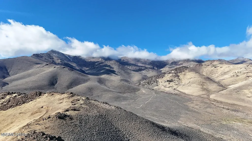 Large view of 320.00 HUGE ACRES LOCATED ON A RIDGETOP IN THE MIGHTY HUMBOLDT RANGE~PERSHING COUNTY, NEVADA Photo 3
