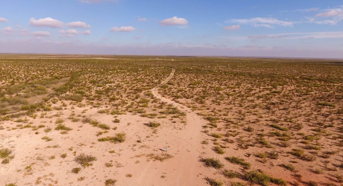40.00 ACRES IN EDDY COUNTY, NEW MEXICO NEAR CARLSBAD, PECOS RIVER & TEXAS. OIL & GAS WELLS SURROUND THIS RANCH. photo 8