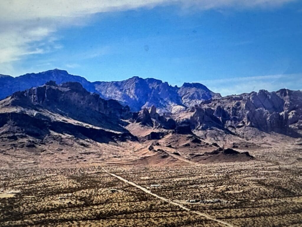 Large view of 2.35 ACRES JUST OUTSIDE BOOMING KINGMAN, ARIZONA ~ NEAR LAUGHLIN AND BULLHEAD CITY. Photo 3
