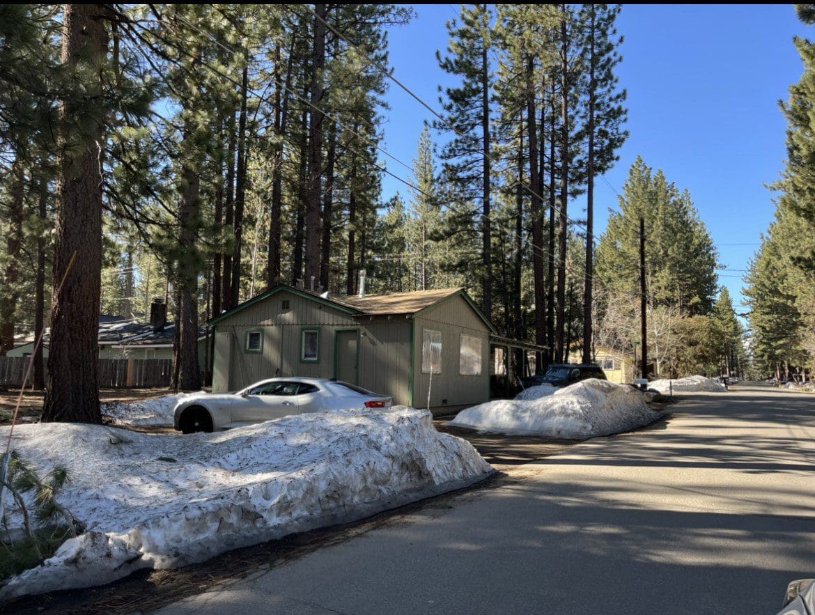 GREAT INCOME PRODUCING MULTI FAMILY DUPLEX NEAR STATELINE IN SOUTH LAKE TAHOE, CALIFORNIA! photo 6