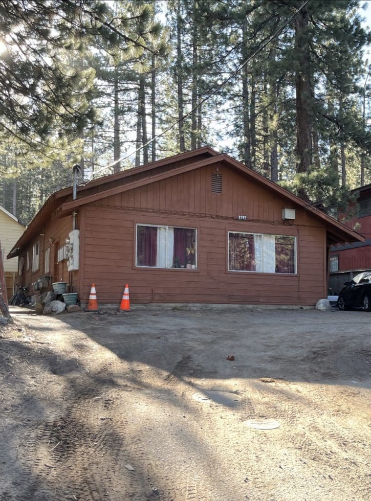 Large view of INVESTORS DELIGHT BEAUTIFUL FOURPLEX ON PIONEER TRAIL NEAR STATELINE NEVADA AND CASINOS WITH GREAT CASH FLOW & INFLATION HEDGE!! Photo 2