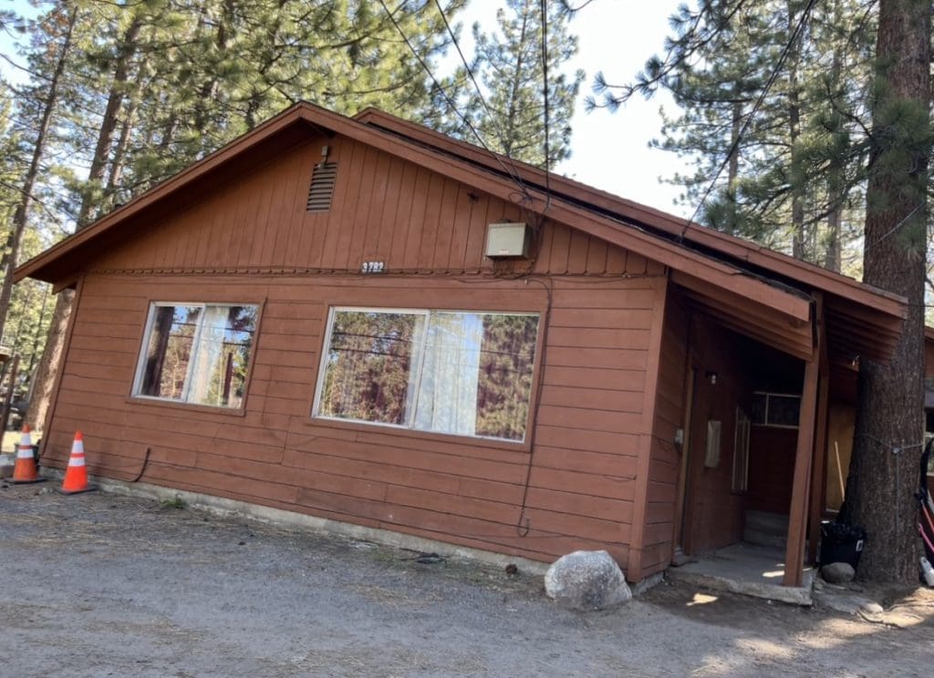 Large view of INVESTORS DELIGHT BEAUTIFUL FOURPLEX ON PIONEER TRAIL NEAR STATELINE NEVADA AND CASINOS WITH GREAT CASH FLOW & INFLATION HEDGE!! Photo 4