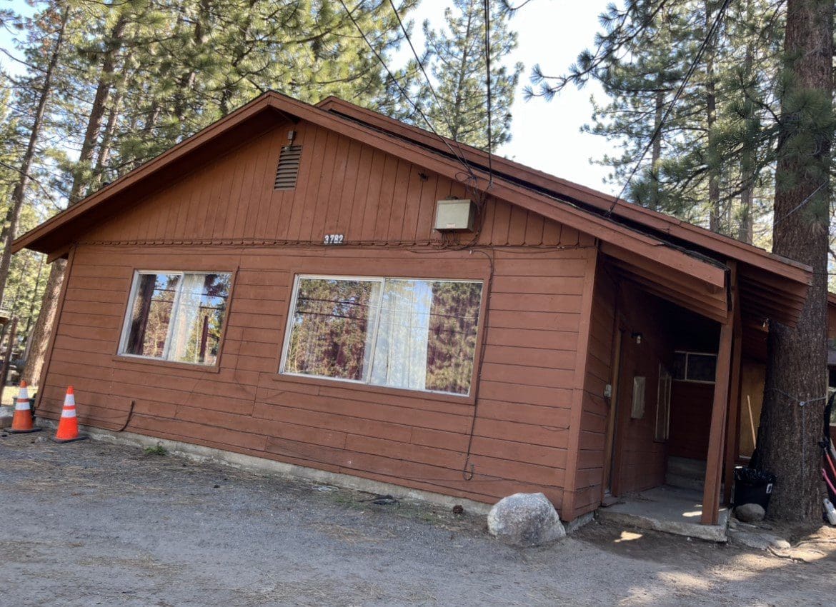 INVESTORS DELIGHT BEAUTIFUL FOURPLEX ON PIONEER TRAIL NEAR STATELINE NEVADA AND CASINOS WITH GREAT CASH FLOW & INFLATION HEDGE!! photo 4