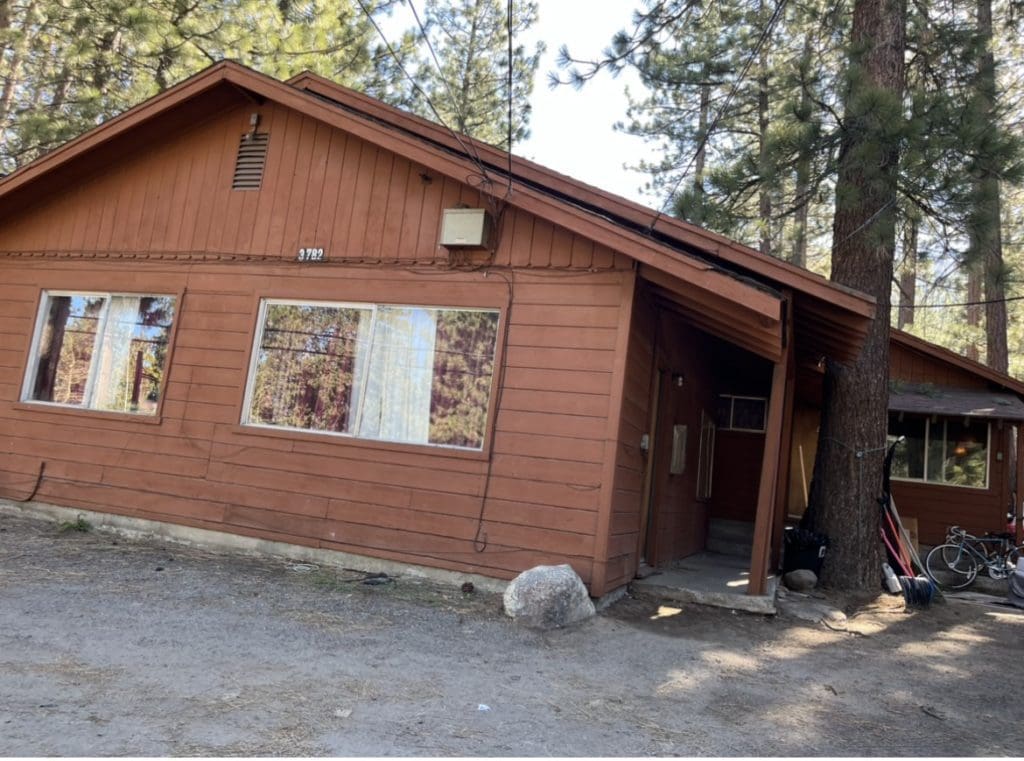 Large view of INVESTORS DELIGHT BEAUTIFUL FOURPLEX ON PIONEER TRAIL NEAR STATELINE NEVADA AND CASINOS WITH GREAT CASH FLOW & INFLATION HEDGE!! Photo 6